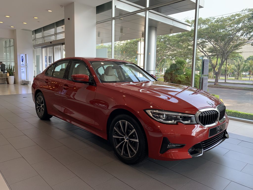 BMW 330i Sport-Line tại bmw phú mỹ hưng